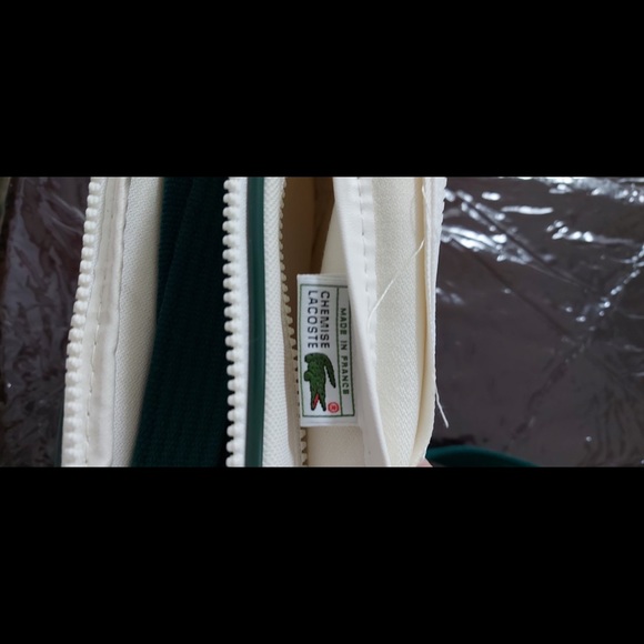 Lacoste Classic Messenger Bag - Picture 4 of 4